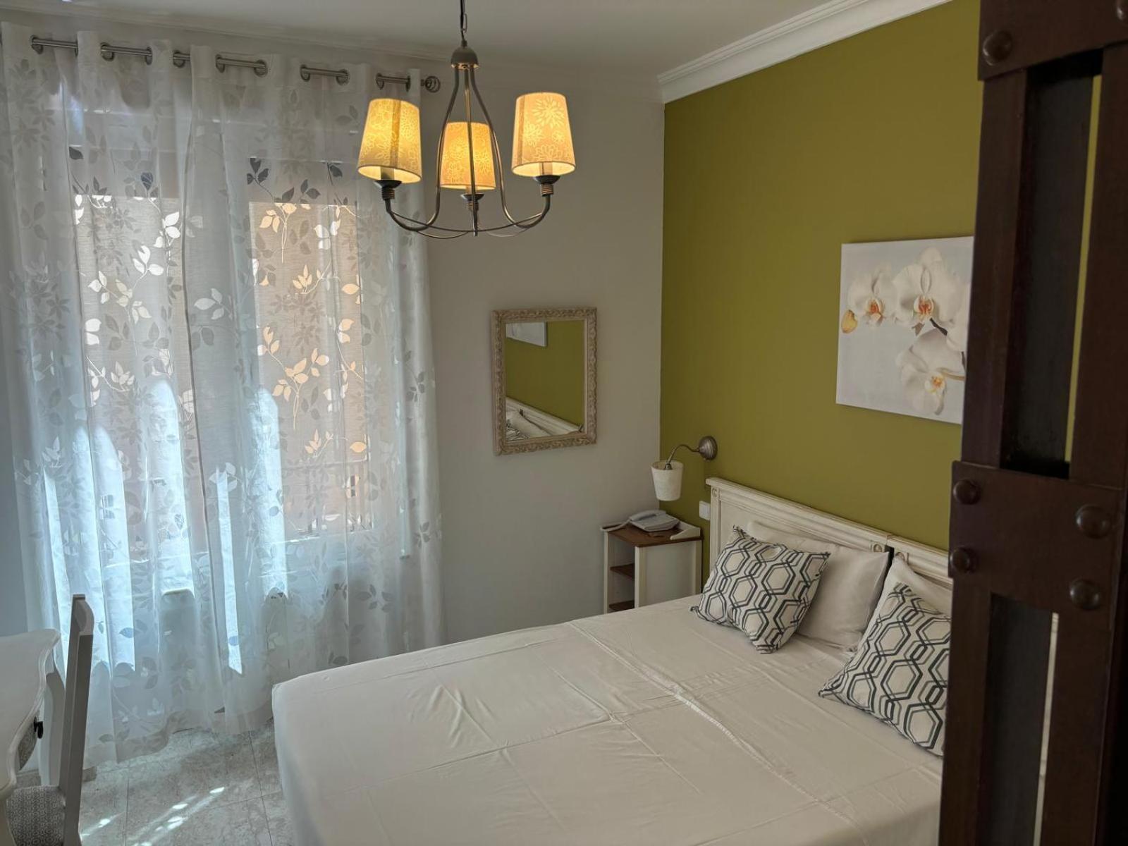 Hostal Barrera Мадрид Экстерьер фото