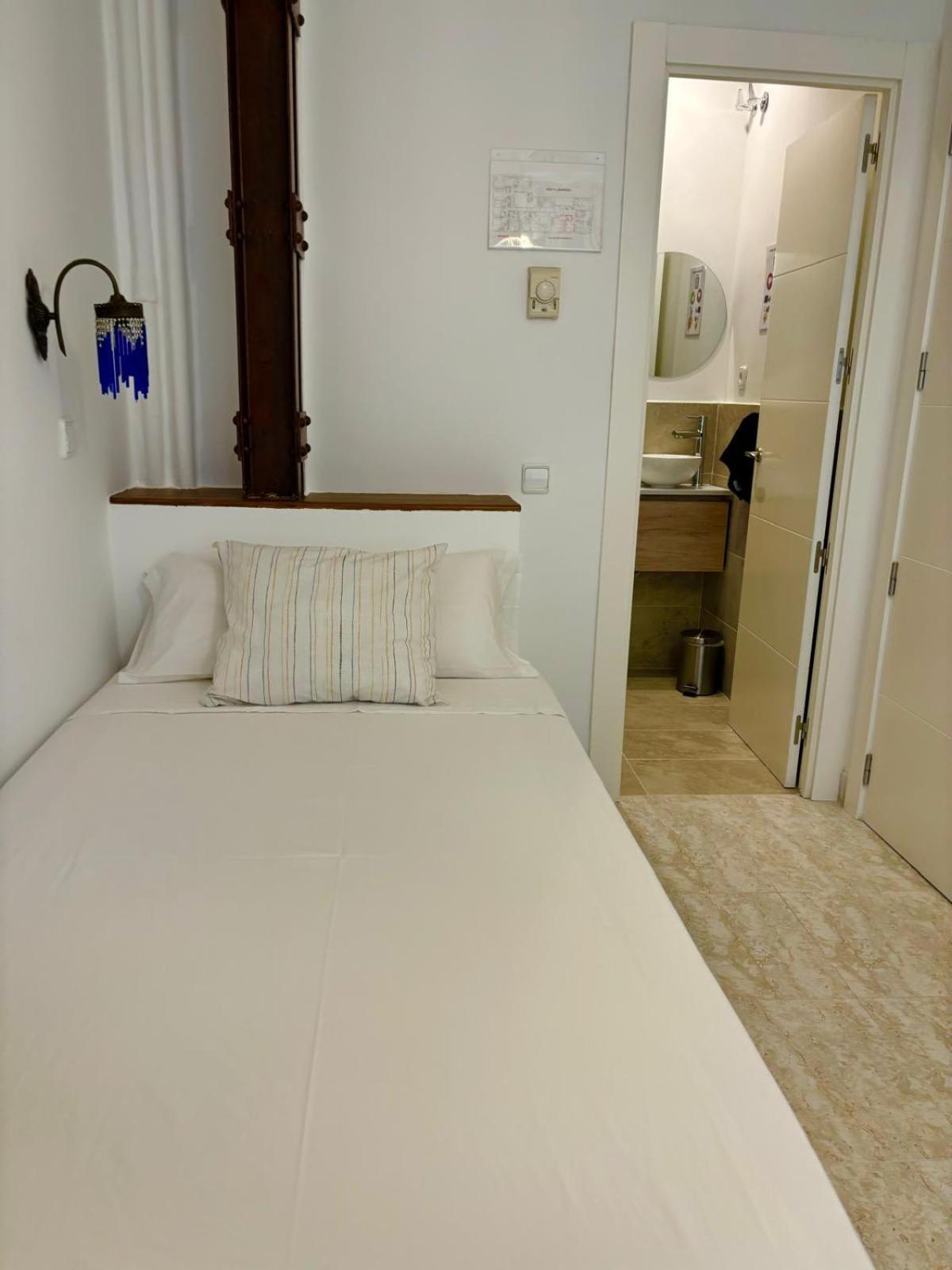 Hostal Barrera Мадрид Экстерьер фото
